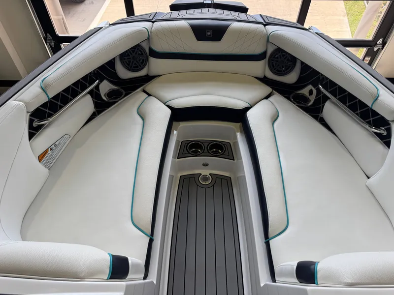 Slide: The Image of Interior of 2020 Nautique Super Air Nautique GS24 boat. - 17