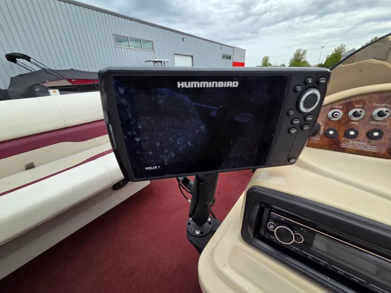 Slide: The Image of Humminbird Helix 7 on Starcraft STR20 boat, year 2005. - 16