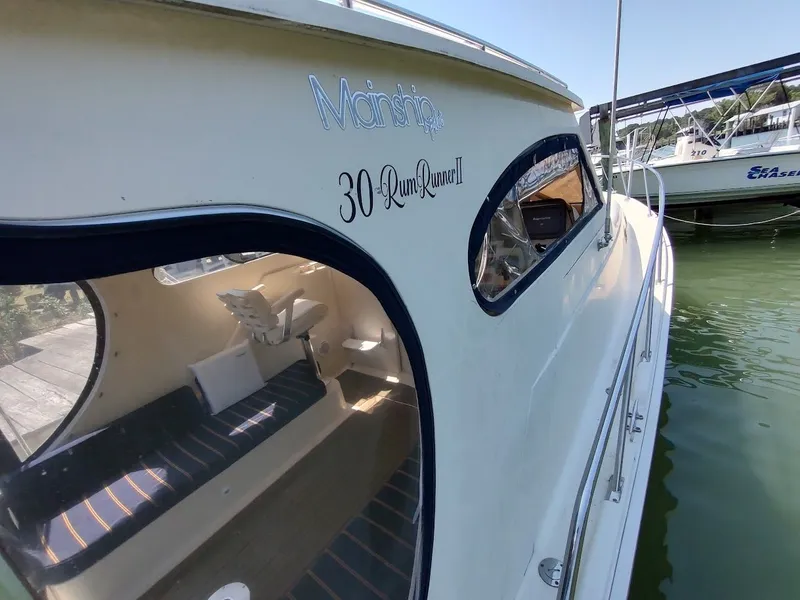 Slide: The Image of Mainship Pilot 30-II Sedan 2005 - 12