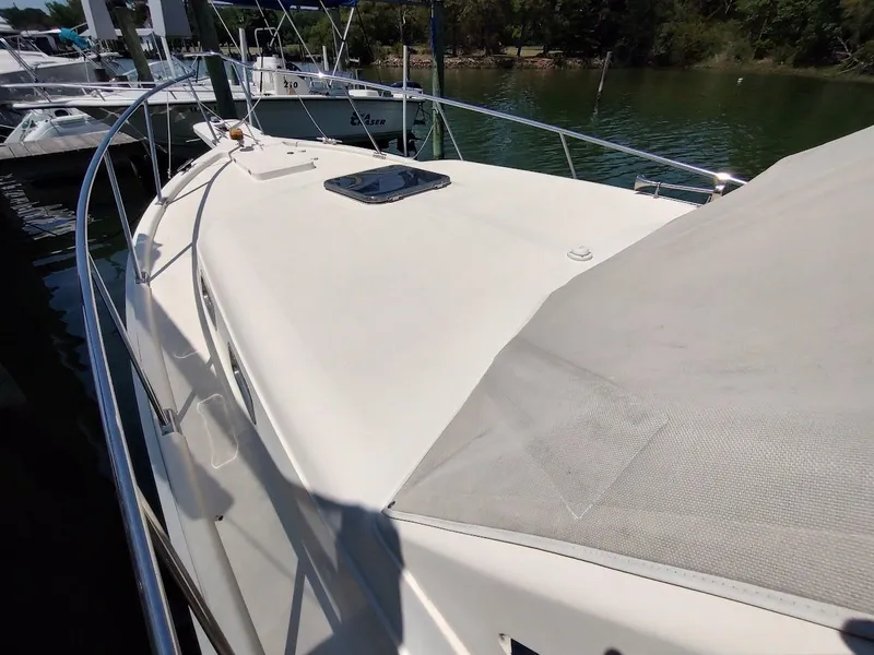 Slide: The Image of Mainship Pilot 30-II Sedan 2005 - 13