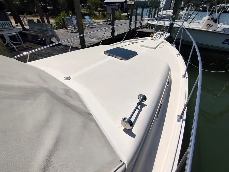 Slide: The Image of Mainship Pilot 30-II Sedan 2005 - 14