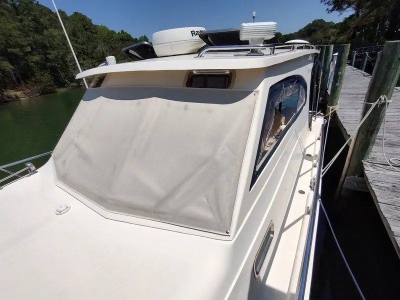 Slide: The Image of Mainship Pilot 30-II Sedan 2005 - 20