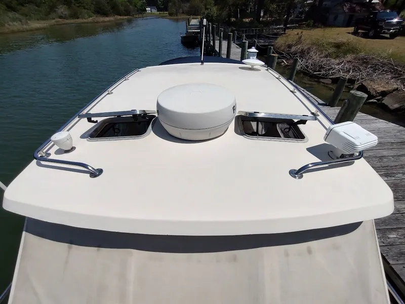 Slide: The Image of Mainship Pilot 30-II Sedan 2005 - 21