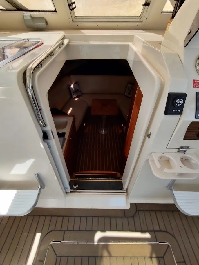 Slide: The Image of Mainship Pilot 30-II Sedan 2005 - 51