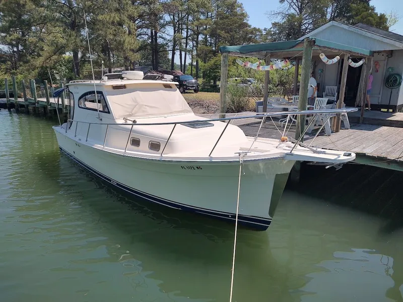 Slide: The Image of Mainship Pilot 30-II Sedan 2005 - 6