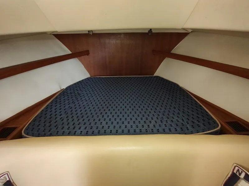 Slide: The Image of Mainship Pilot 30-II Sedan 2005 - 66