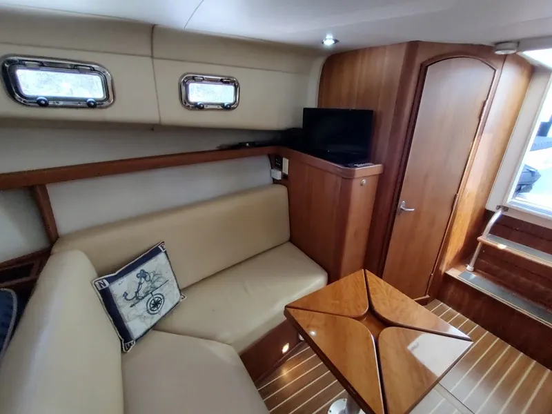 Slide: The Image of Mainship Pilot 30-II Sedan 2005 - 71