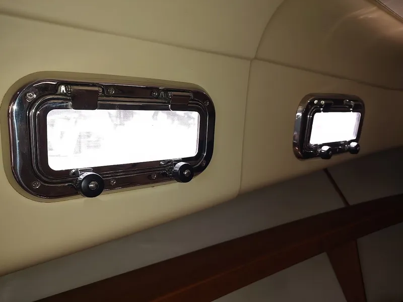 Slide: The Image of Mainship Pilot 30-II Sedan 2005 - 86