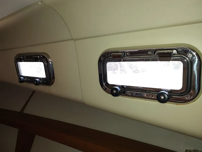 Slide: The Image of Mainship Pilot 30-II Sedan 2005 - 87