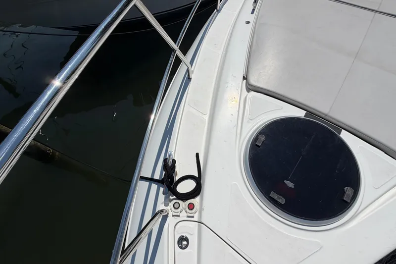 Slide: The Image of Deck view of 2023 Schaefer 400 yacht with railing and hatch. - 31