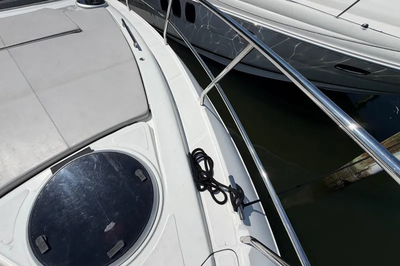 Slide: The Image of Deck view of 2023 Schaefer 400 yacht with railing and mooring rope. - 32