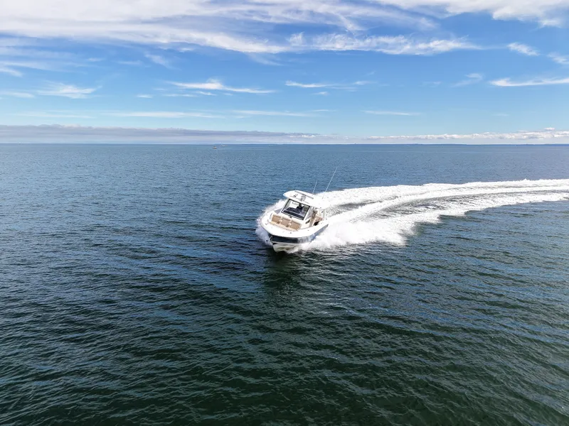Slide: The Image of Boston Whaler 350 Realm 2027 - 4