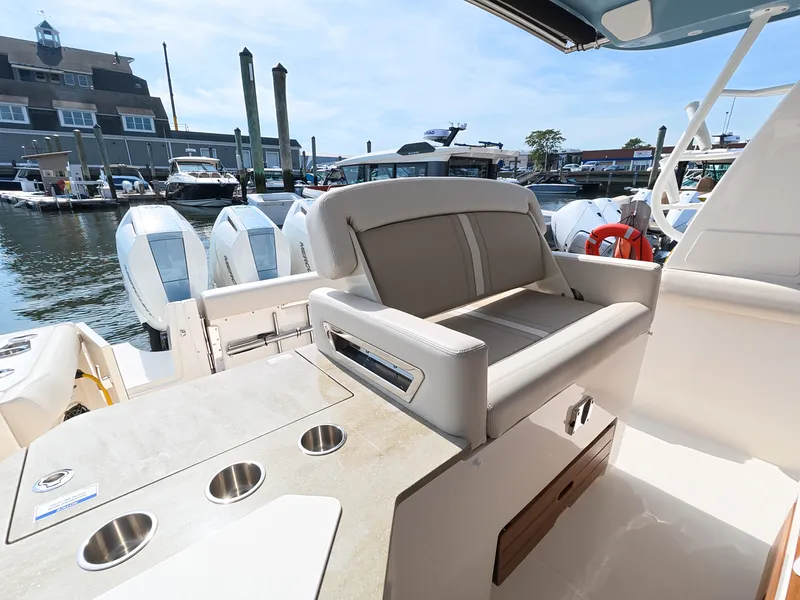 Slide: The Image of Boston Whaler 350 Realm 2027 - 17