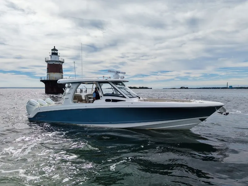 The Image of Boston Whaler 350 Realm 2027 - 0