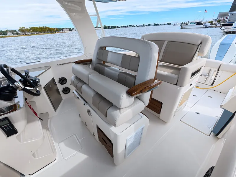 Slide: The Image of Boston Whaler 350 Realm 2027 - 20