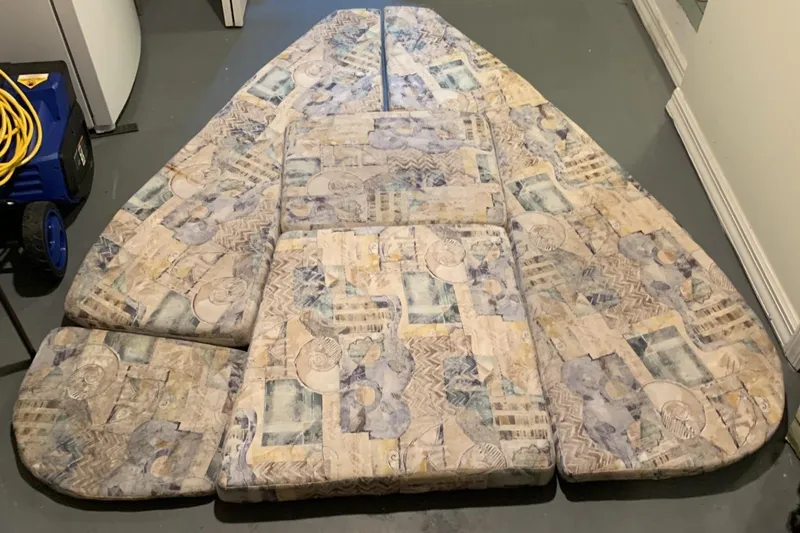 Slide: The Image of Cushions for 2001 Grady-White Seafarer 226 boat, featuring a patterned design. - 14