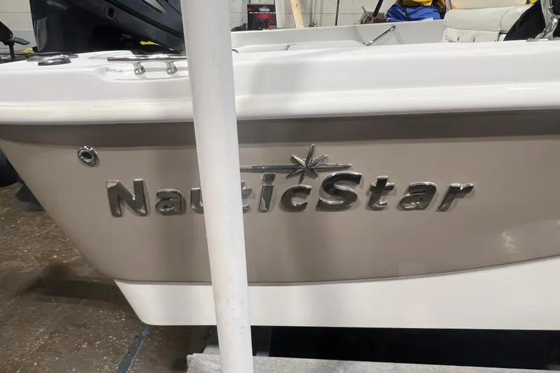 Slide: The Image of NauticStar 1910 NauticBay 2009 - 25