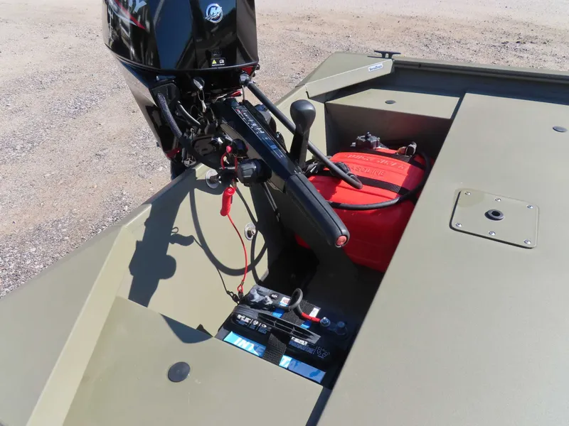 Slide: The Image of 2024 Tracker 1648 AWL boat motor and battery view. - 16