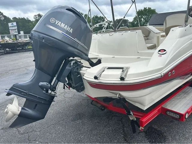 Slide: The Image of 2016 Stingray 192 SC boat with Yamaha outboard motor. - 3