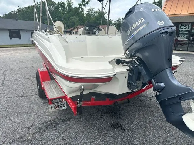 Slide: The Image of 2016 Stingray 192 SC boat with Yamaha engine on trailer. - 4