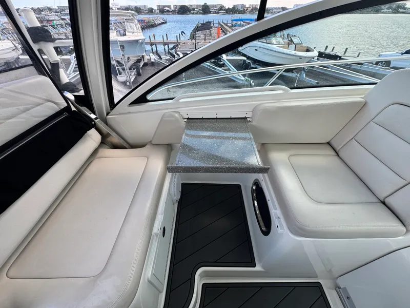 Slide: The Image of Boston Whaler 315 CONQUEST 2018 - 22