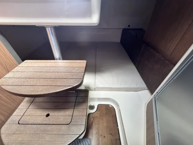 Slide: The Image of Boston Whaler 315 CONQUEST 2018 - 31