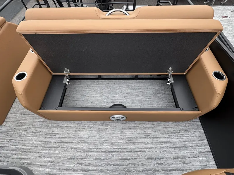 Slide: The Image of Starcraft SLS-5 Q DH 2026 bench seat with storage and cup holders. - 29