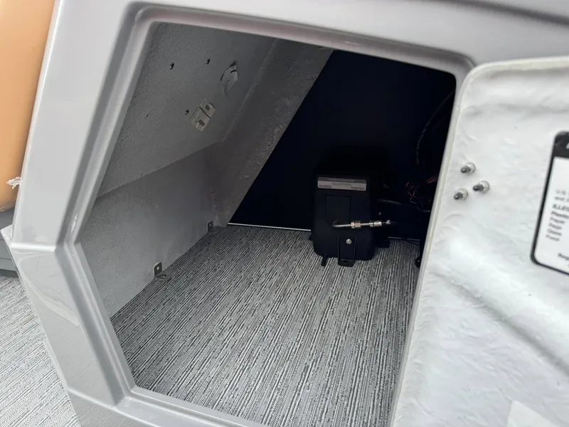 Slide: The Image of Interior of 2026 Starcraft SLS-5 Q DH with gray carpet. - 5