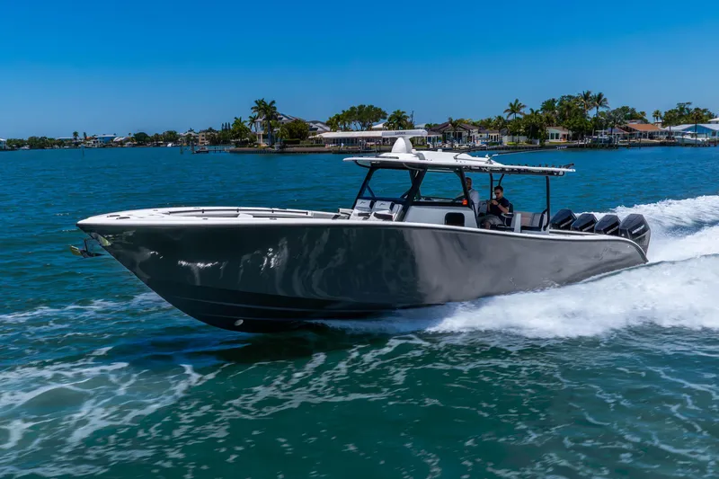 The Image of Yellowfin 42 Offshore 2024 - 0