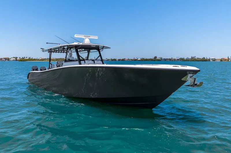 Slide: The Image of Yellowfin 42 Offshore 2024 - 10