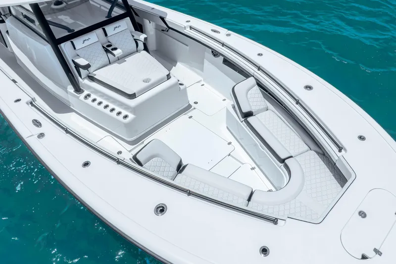 Slide: The Image of Yellowfin 42 Offshore 2024 - 14