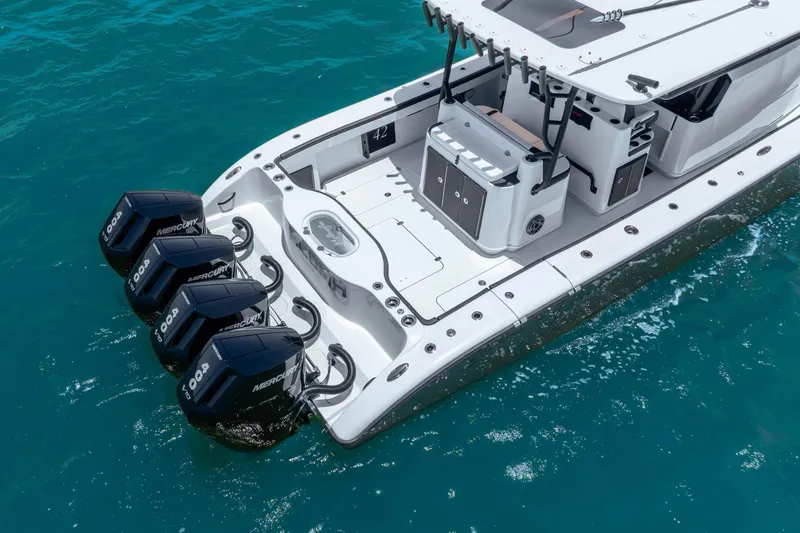 Slide: The Image of Yellowfin 42 Offshore 2024 - 15