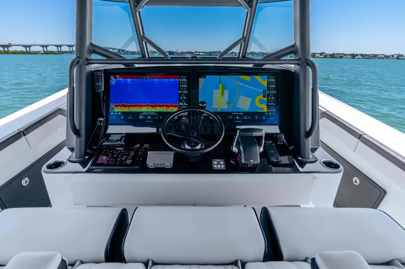 Slide: The Image of Yellowfin 42 Offshore 2024 - 18
