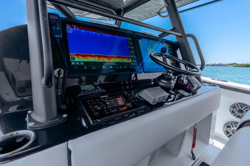 Slide: The Image of Yellowfin 42 Offshore 2024 - 19