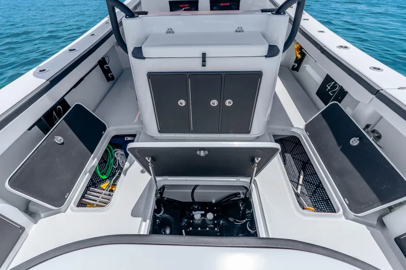 Slide: The Image of Yellowfin 42 Offshore 2024 - 28