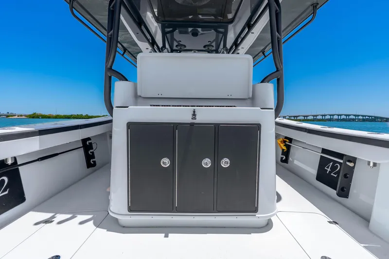 Slide: The Image of Yellowfin 42 Offshore 2024 - 30