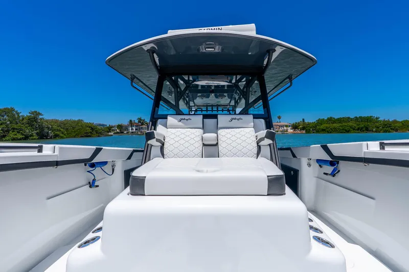 Slide: The Image of Yellowfin 42 Offshore 2024 - 41