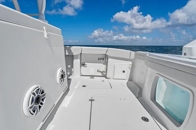 Slide: The Image of Yellowfin 42 Offshore 2024 - 60