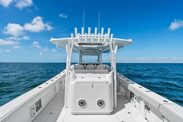 Slide: The Image of Yellowfin 42 Offshore 2024 - 66