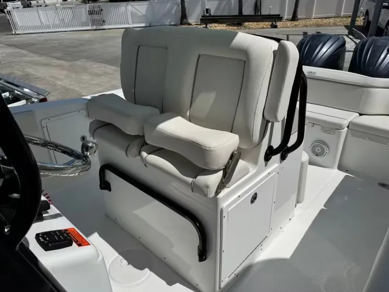 Slide: The Image of Interior of 2023 Sea Hunt Ultra 275 SE with comfortable seating. - 10