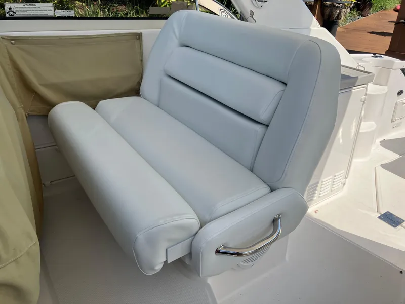 Slide: The Image of White leather seat on 2007 Regal 3760 Commodore boat. - 19