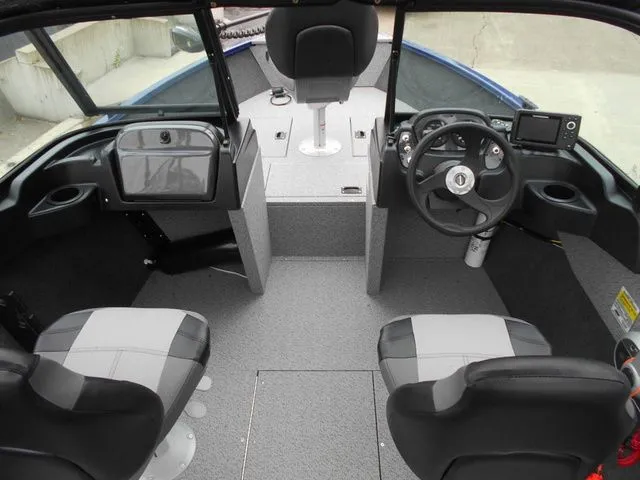 Slide: The Image of Crestliner 1650 Kodiak Walkthrough 2025 - 10
