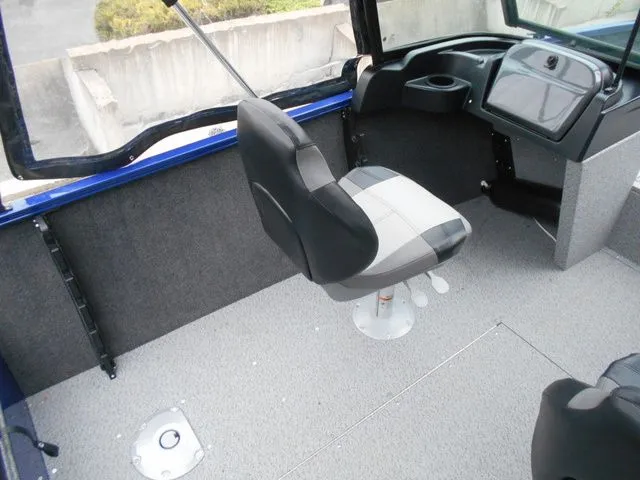 Slide: The Image of Crestliner 1650 Kodiak Walkthrough 2025 - 11