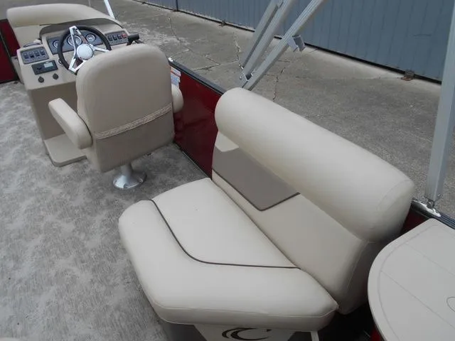 Slide: The Image of Crest Classic LX 220 L 2022 - 11