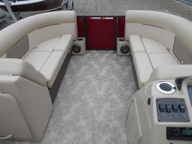 Slide: The Image of Crest Classic LX 220 L 2022 - 14