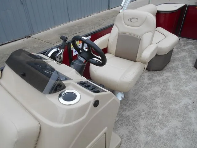 Slide: The Image of Crest Classic LX 220 L 2022 - 19