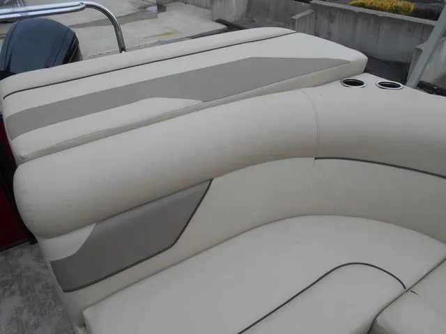Slide: The Image of Crest Classic LX 220 L 2022 - 23