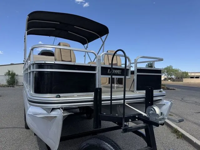 Slide: The Image of Lowe SF 214 Sport Fish 2017 - 14