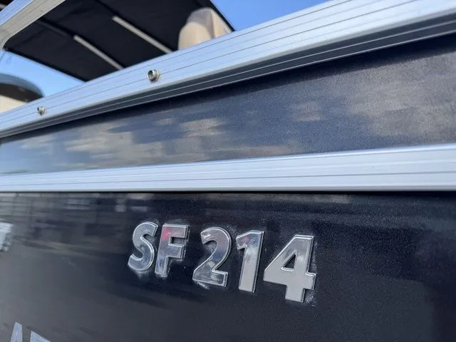 Slide: The Image of Lowe SF 214 Sport Fish 2017 - 16