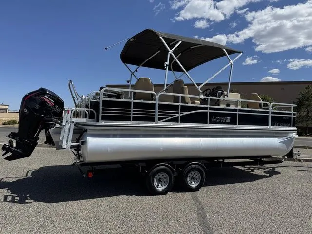 Slide: The Image of Lowe SF 214 Sport Fish 2017 - 3